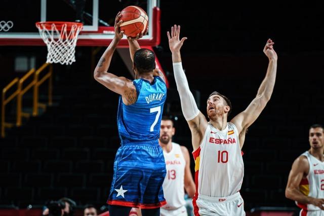 路标38分惊出美国冷汗 后场防线成梦之队冲冠大患