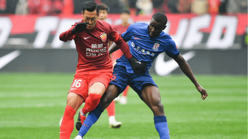 前申花外援炮轰斯卢茨基：伤愈1周便让我首发 与他交恶迫使我离队