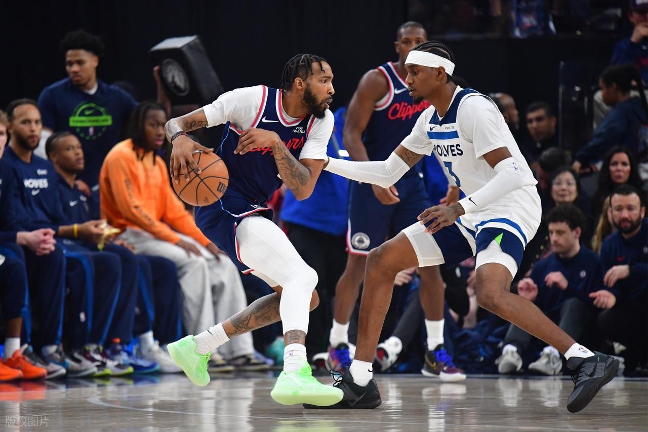 开云官网-无敌战神！小卡狂轰45+5+5创纪录！加兰给力，爱德华兹空砍36+2+5