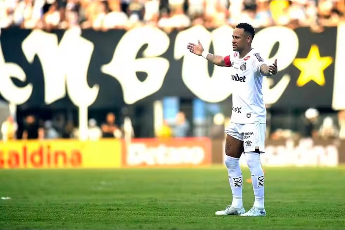 开云体育官网-内马尔批俱乐部草皮维护不力，表态正为世界杯努力|内马尔·达·席尔瓦|费尔南多-桑托斯|科林蒂安|比赛|国家队_新浪体育_新浪新闻